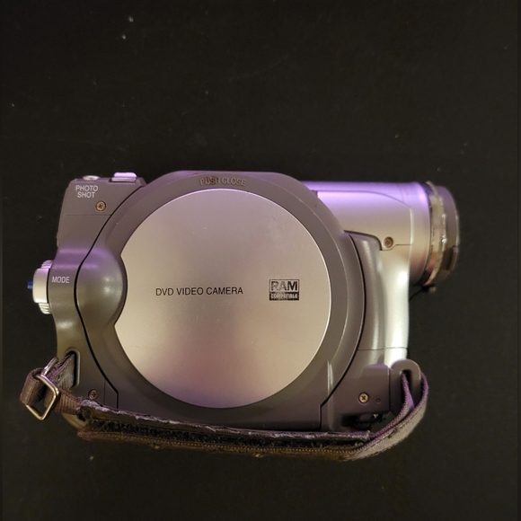 Panasonic Handheld DVD Video Camera - Picture 2 of 8